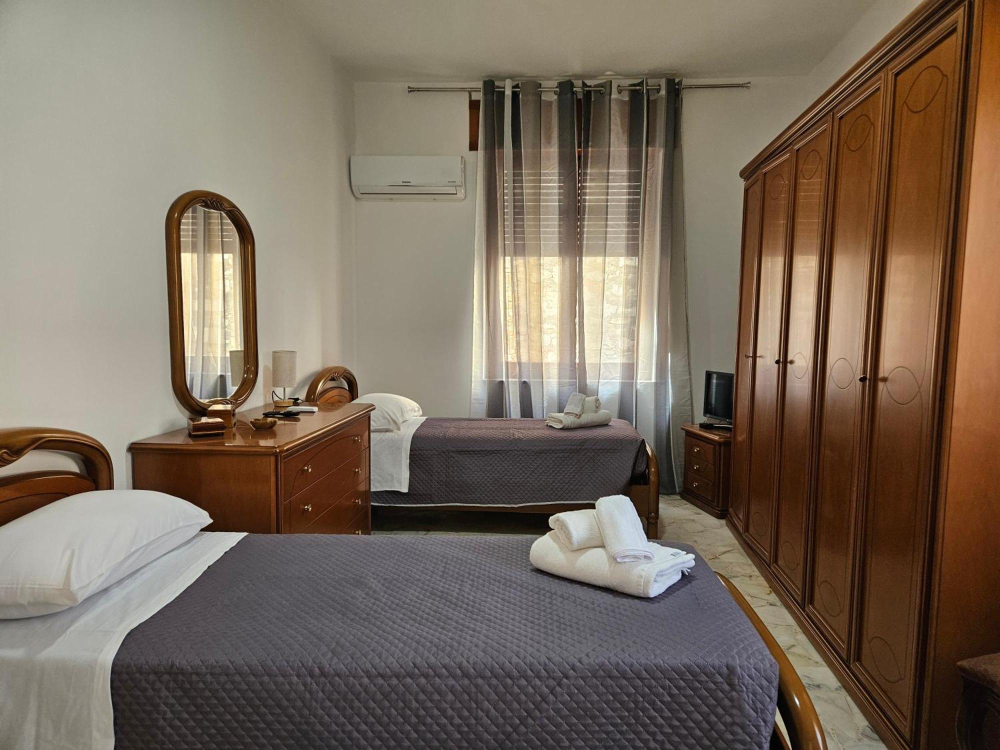 Porta Messina Rooms 陶尔米纳 外观 照片
