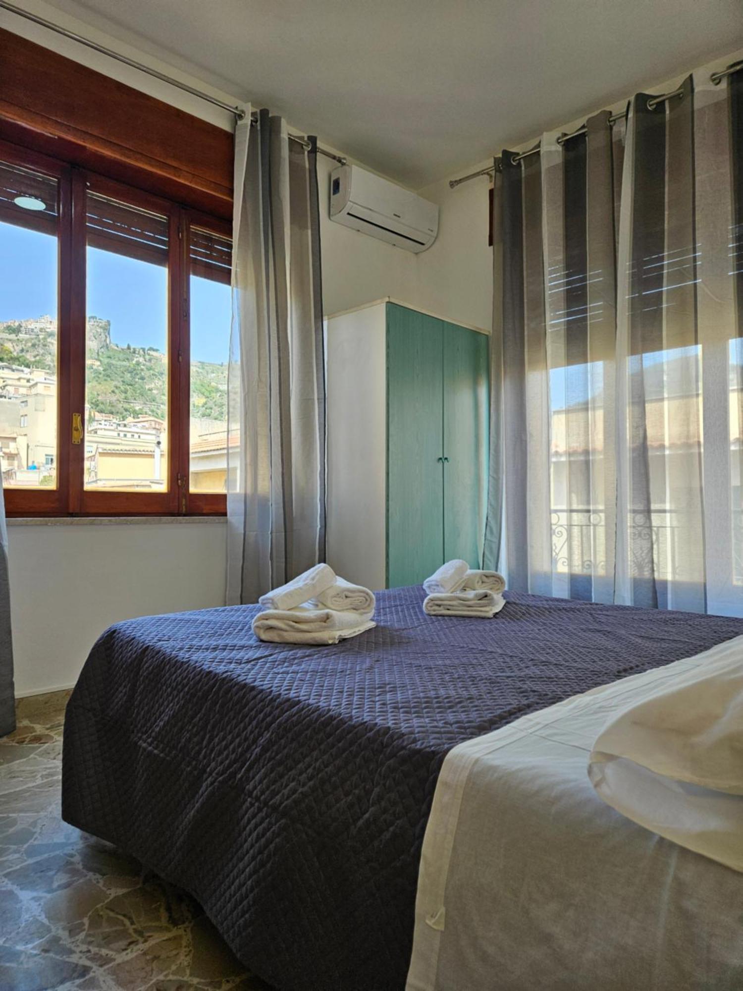 Porta Messina Rooms 陶尔米纳 外观 照片